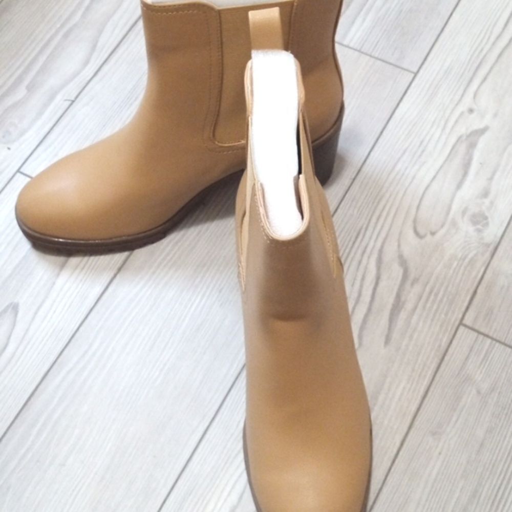 (78-4677) ZBY Chelsea Boots for Women's Sz 8